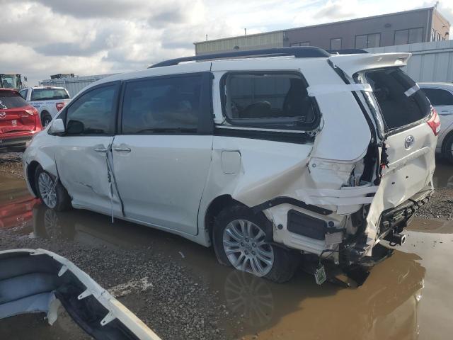 Photo 1 VIN: 5TDYZ3DC5HS767639 - TOYOTA SIENNA XLE 