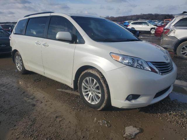 Photo 3 VIN: 5TDYZ3DC5HS767639 - TOYOTA SIENNA XLE 