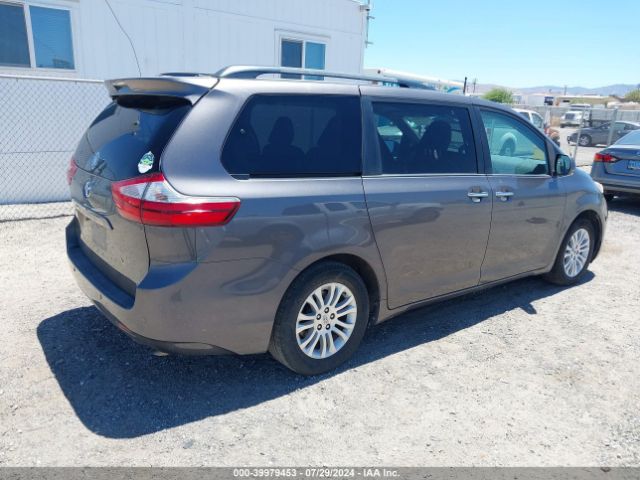 Photo 3 VIN: 5TDYZ3DC5HS779774 - TOYOTA SIENNA 