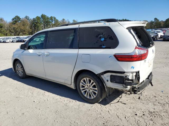 Photo 1 VIN: 5TDYZ3DC5HS786272 - TOYOTA SIENNA XLE 