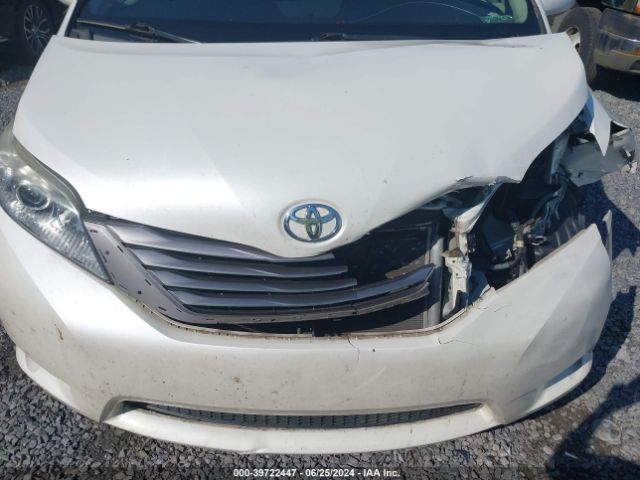 Photo 9 VIN: 5TDYZ3DC5HS798146 - TOYOTA SIENNA 