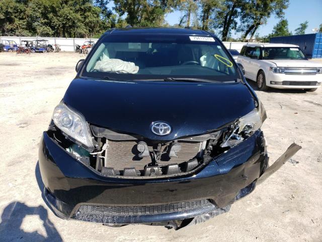 Photo 4 VIN: 5TDYZ3DC5HS811915 - TOYOTA SIENNA XLE 