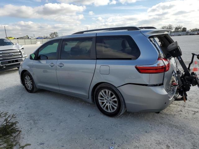 Photo 1 VIN: 5TDYZ3DC5HS819982 - TOYOTA SIENNA XLE 