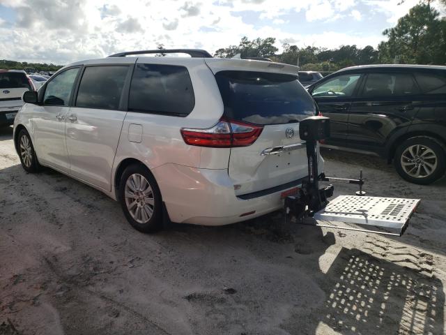 Photo 2 VIN: 5TDYZ3DC5HS834465 - TOYOTA SIENNA XLE 