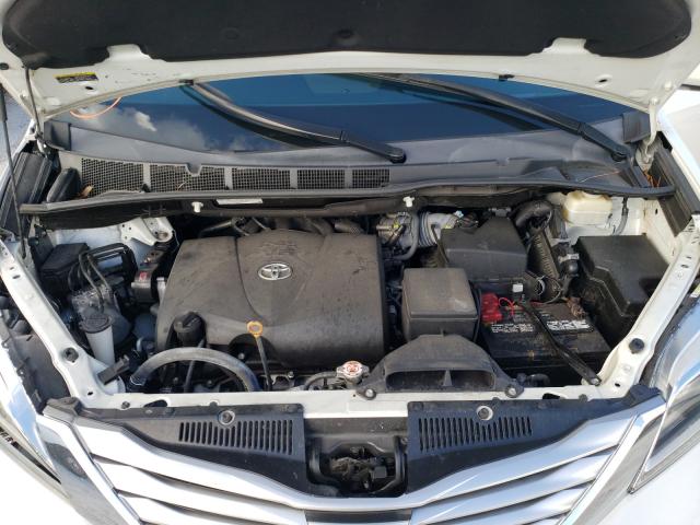 Photo 6 VIN: 5TDYZ3DC5HS834465 - TOYOTA SIENNA XLE 