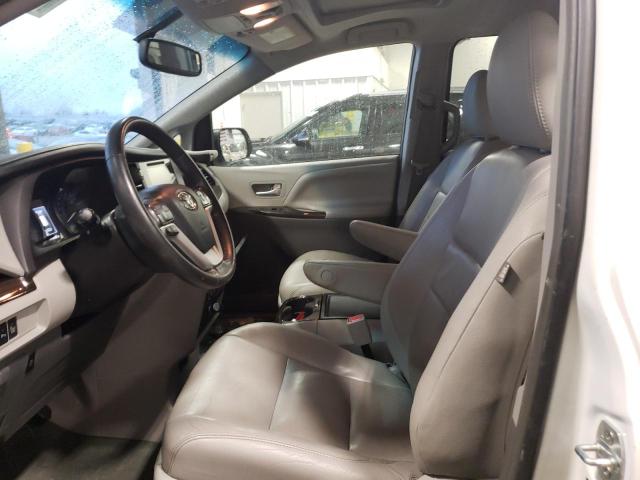 Photo 6 VIN: 5TDYZ3DC5HS835373 - TOYOTA SIENNA XLE 