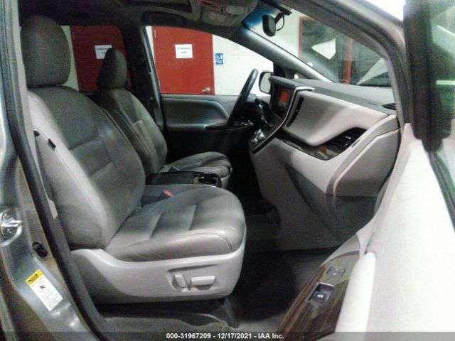 Photo 4 VIN: 5TDYZ3DC5HS840296 - TOYOTA SIENNA 