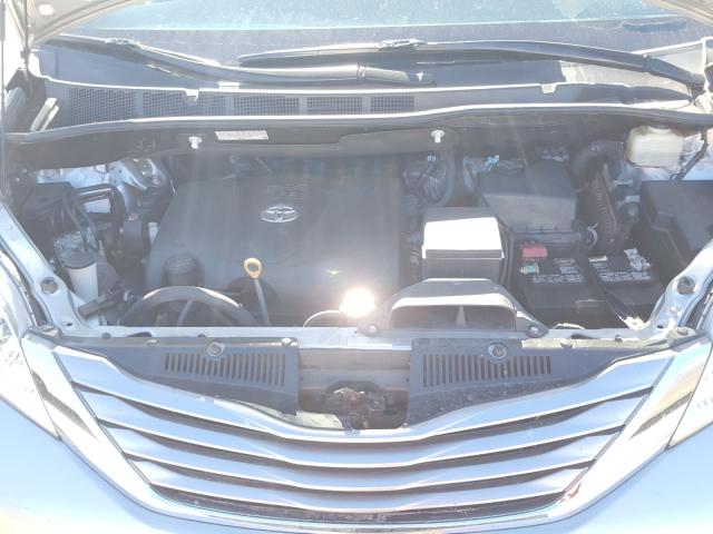 Photo 6 VIN: 5TDYZ3DC5HS843795 - TOYOTA SIENNA 