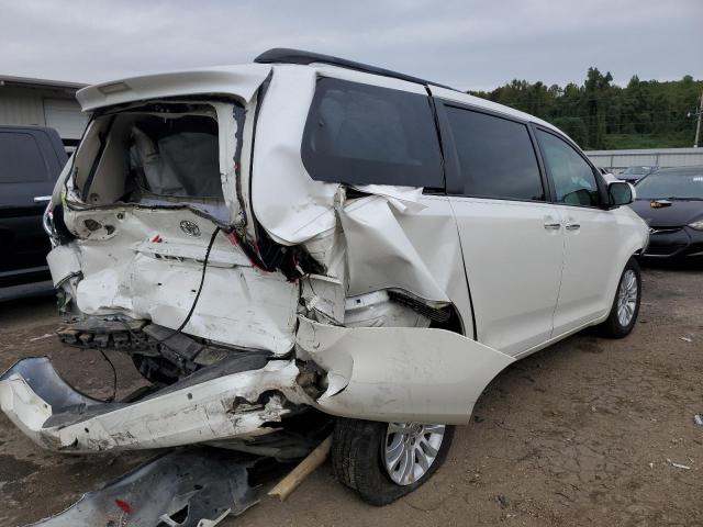 Photo 2 VIN: 5TDYZ3DC5HS853050 - TOYOTA SIENNA XLE 