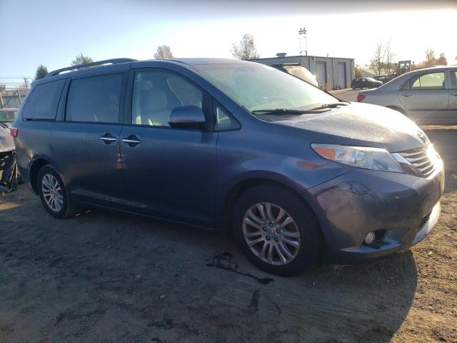 Photo 3 VIN: 5TDYZ3DC5HS854487 - TOYOTA SIENNA XLE 