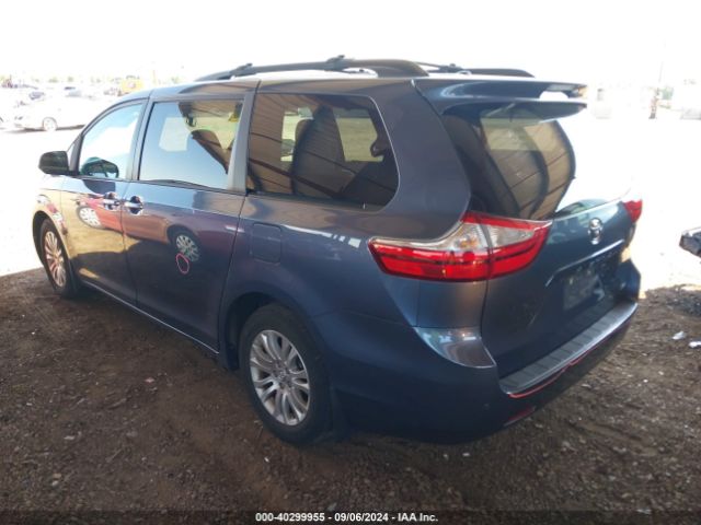 Photo 2 VIN: 5TDYZ3DC5HS866509 - TOYOTA SIENNA 