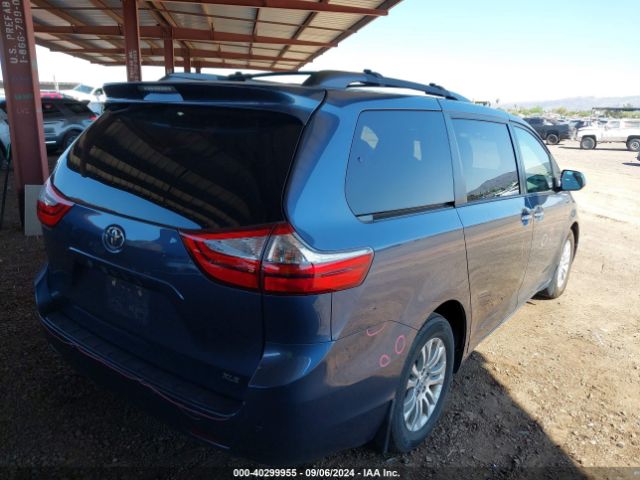 Photo 3 VIN: 5TDYZ3DC5HS866509 - TOYOTA SIENNA 