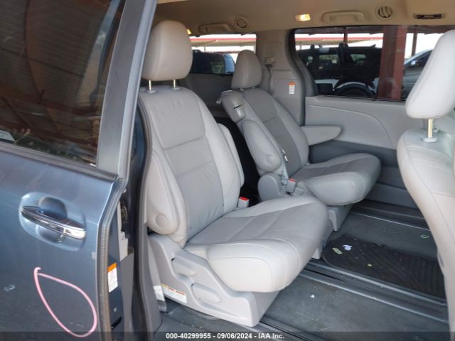 Photo 7 VIN: 5TDYZ3DC5HS866509 - TOYOTA SIENNA 