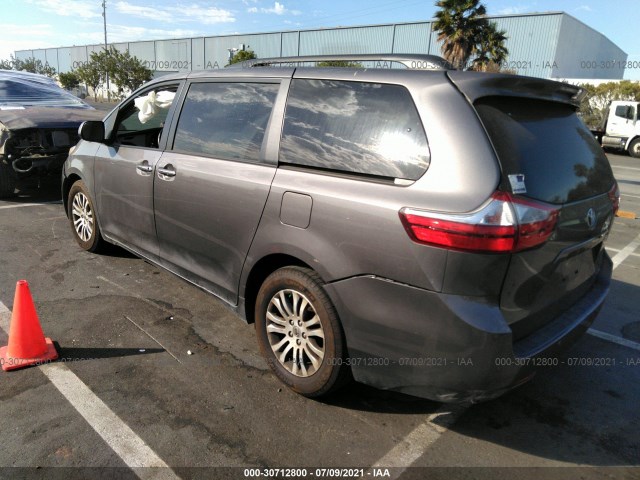 Photo 2 VIN: 5TDYZ3DC5HS890664 - TOYOTA SIENNA 