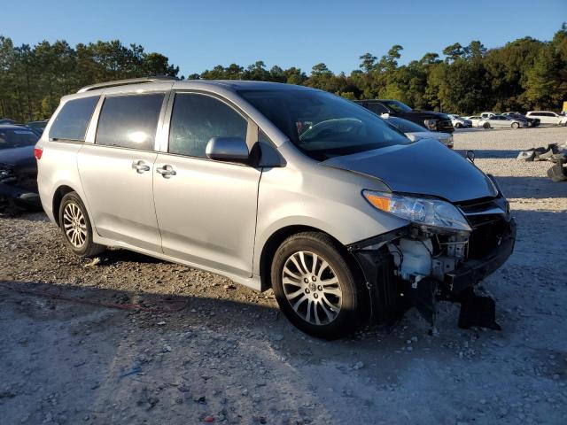 Photo 3 VIN: 5TDYZ3DC5JS900969 - TOYOTA SIENNA XLE 