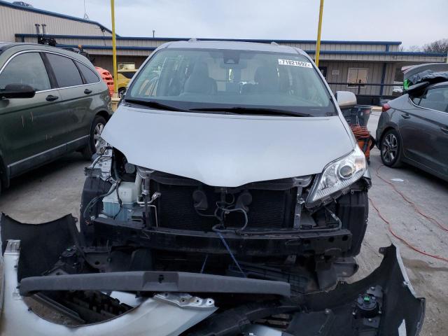 Photo 4 VIN: 5TDYZ3DC5JS910787 - TOYOTA SIENNA XLE 