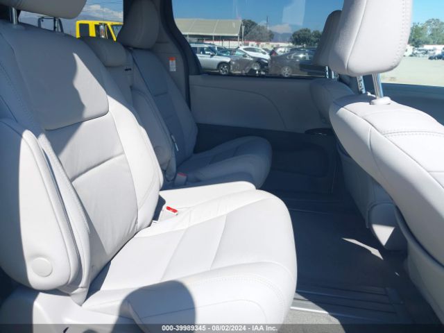 Photo 7 VIN: 5TDYZ3DC5JS921403 - TOYOTA SIENNA 