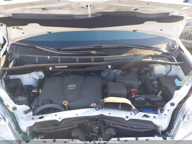 Photo 9 VIN: 5TDYZ3DC5JS921403 - TOYOTA SIENNA 