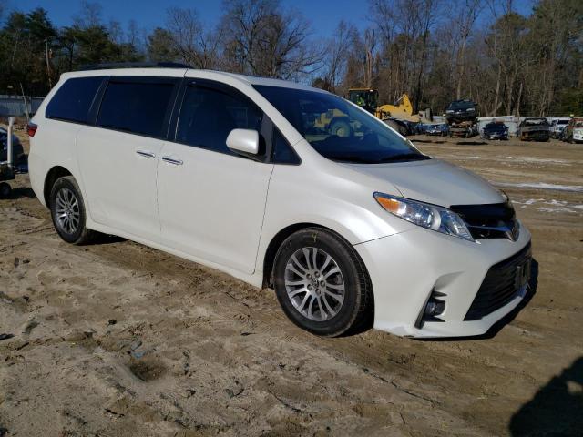 Photo 3 VIN: 5TDYZ3DC5JS930053 - TOYOTA SIENNA XLE 