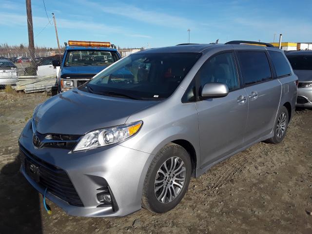 Photo 1 VIN: 5TDYZ3DC5JS946088 - TOYOTA SIENNA XLE 