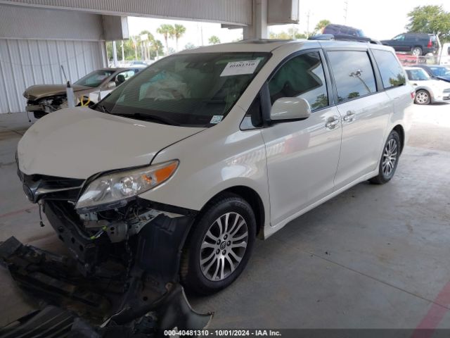 Photo 1 VIN: 5TDYZ3DC5JS961402 - TOYOTA SIENNA 