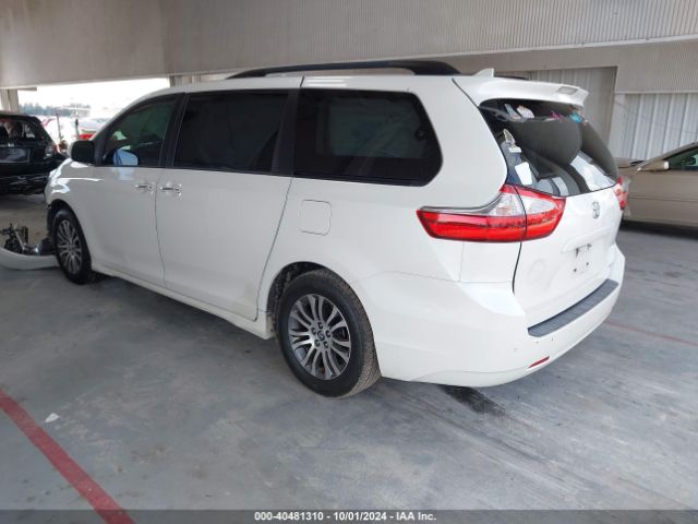 Photo 2 VIN: 5TDYZ3DC5JS961402 - TOYOTA SIENNA 