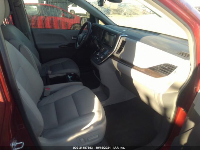 Photo 4 VIN: 5TDYZ3DC5KS981215 - TOYOTA SIENNA 