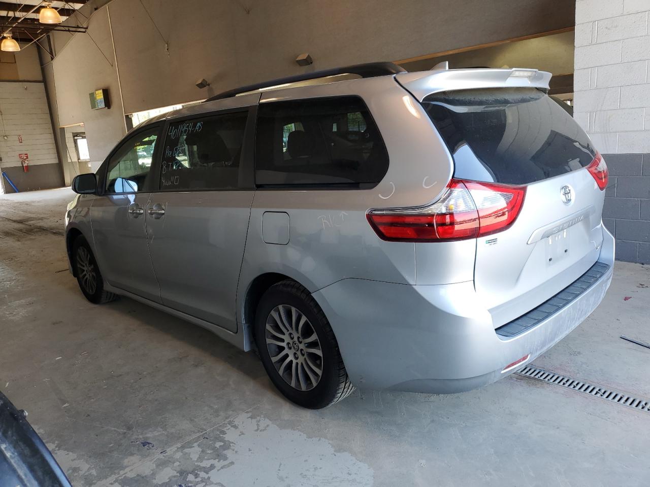 Photo 1 VIN: 5TDYZ3DC5LS067886 - TOYOTA SIENNA 