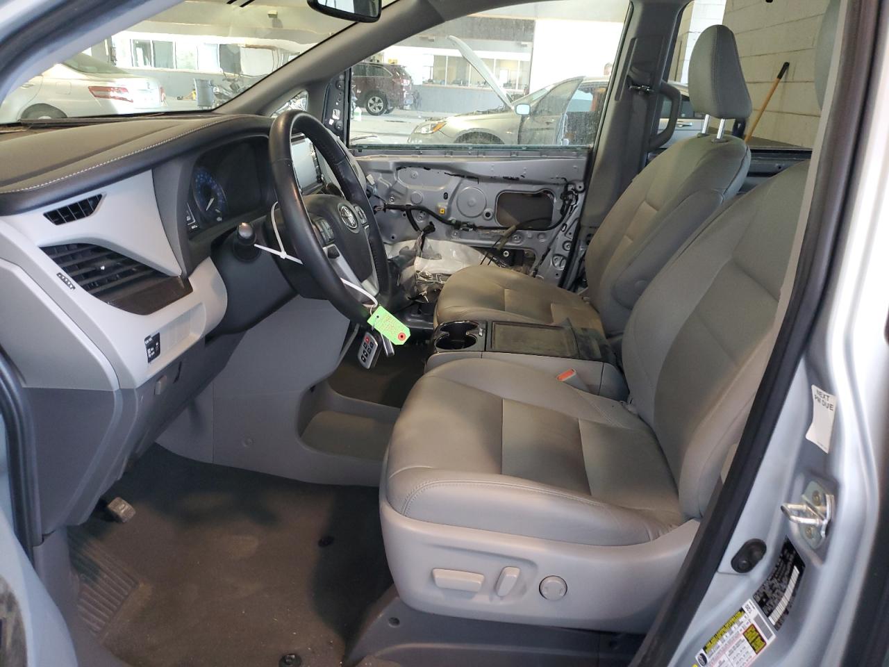 Photo 6 VIN: 5TDYZ3DC5LS067886 - TOYOTA SIENNA 