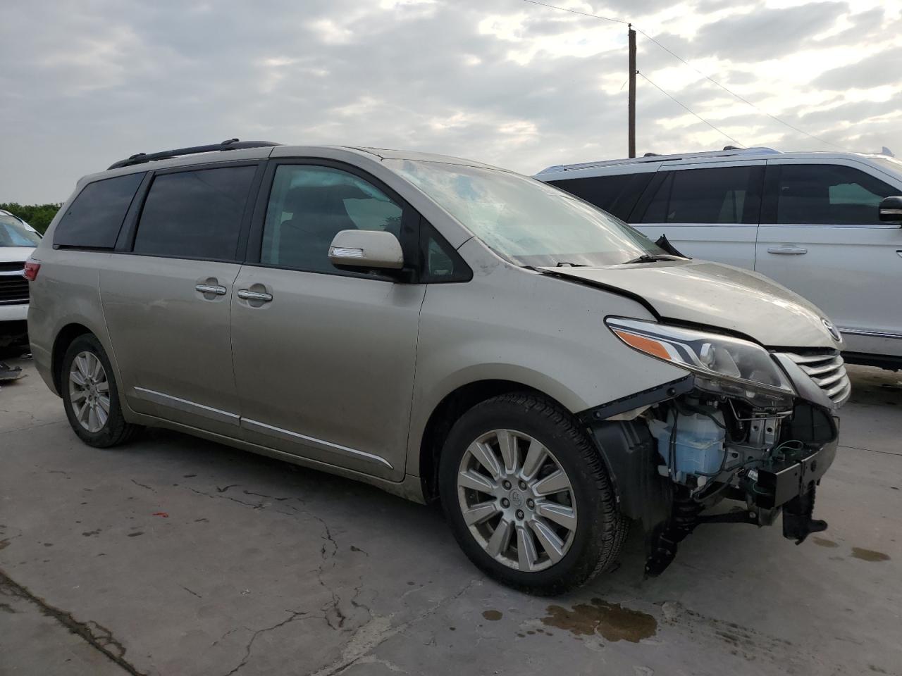 Photo 3 VIN: 5TDYZ3DC6HS778245 - TOYOTA SIENNA 