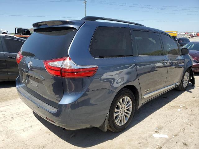 Photo 2 VIN: 5TDYZ3DC6HS781954 - TOYOTA SIENNA XLE 