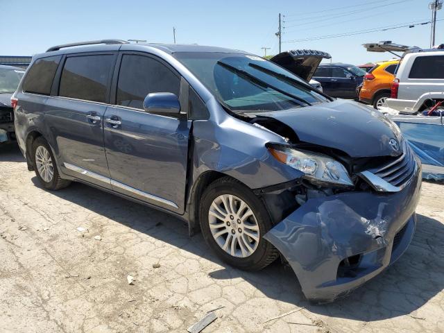 Photo 3 VIN: 5TDYZ3DC6HS781954 - TOYOTA SIENNA XLE 