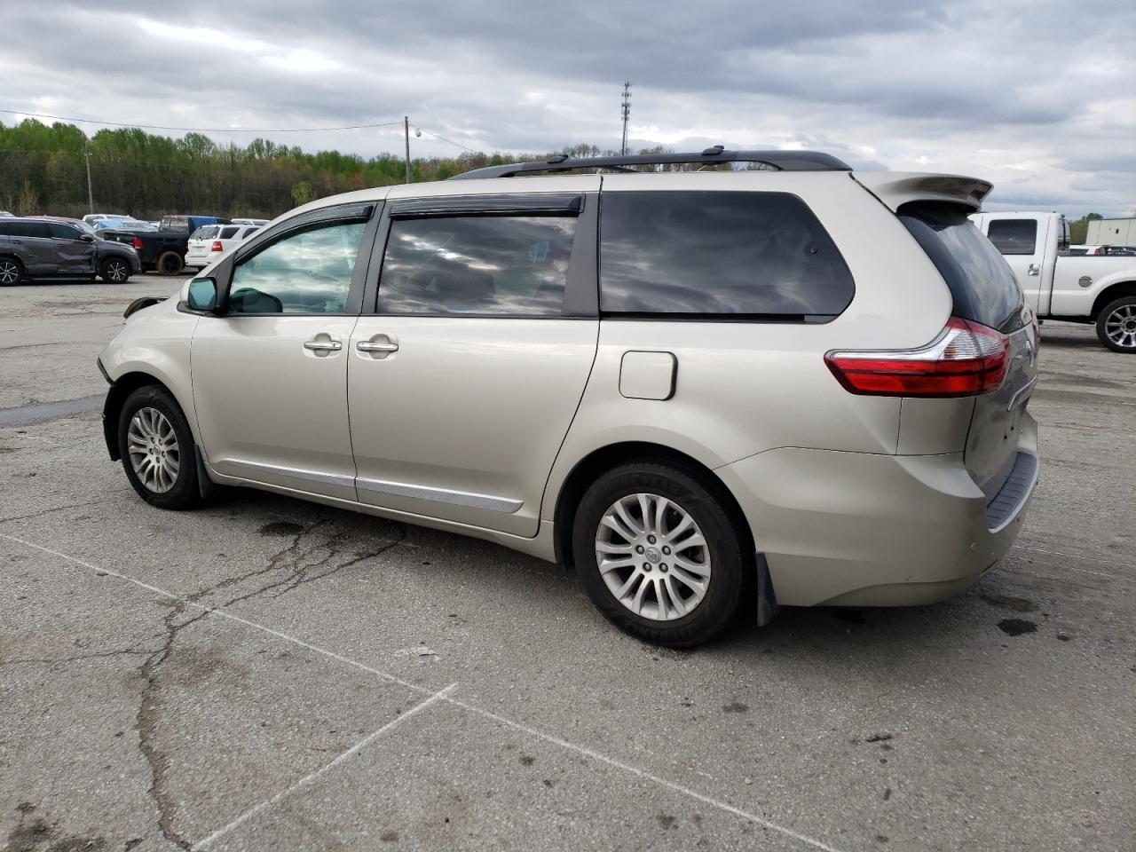 Photo 1 VIN: 5TDYZ3DC6HS798463 - TOYOTA SIENNA 