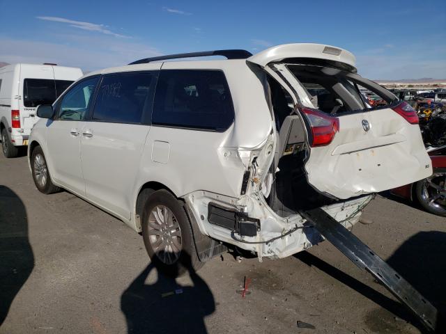 Photo 2 VIN: 5TDYZ3DC6HS807811 - TOYOTA SIENNA XLE 