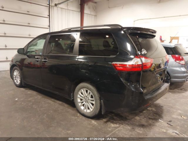 Photo 2 VIN: 5TDYZ3DC6HS812619 - TOYOTA SIENNA 