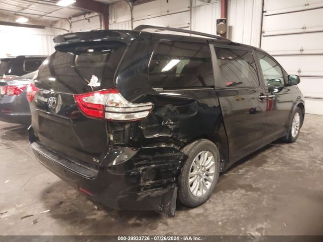 Photo 3 VIN: 5TDYZ3DC6HS812619 - TOYOTA SIENNA 