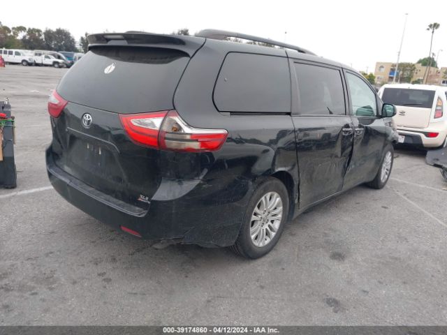 Photo 3 VIN: 5TDYZ3DC6HS827721 - TOYOTA SIENNA 