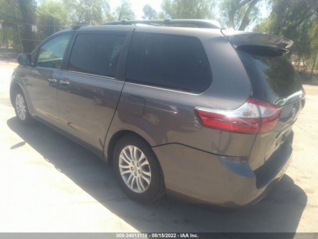 Photo 2 VIN: 5TDYZ3DC6HS829498 - TOYOTA SIENNA 