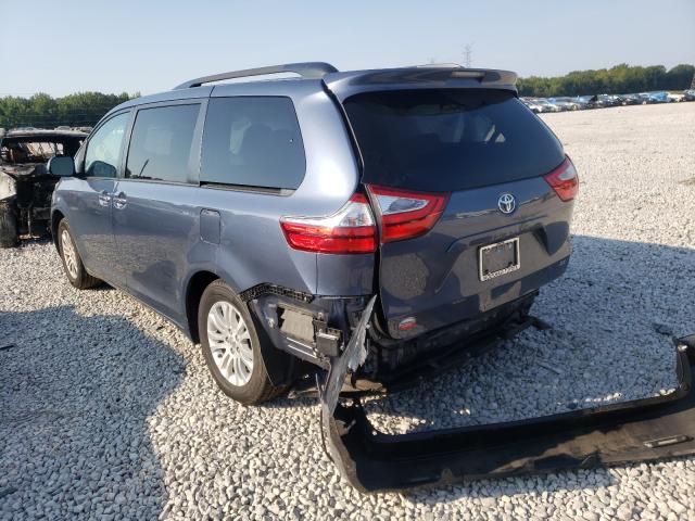 Photo 2 VIN: 5TDYZ3DC6HS829758 - TOYOTA SIENNA XLE 