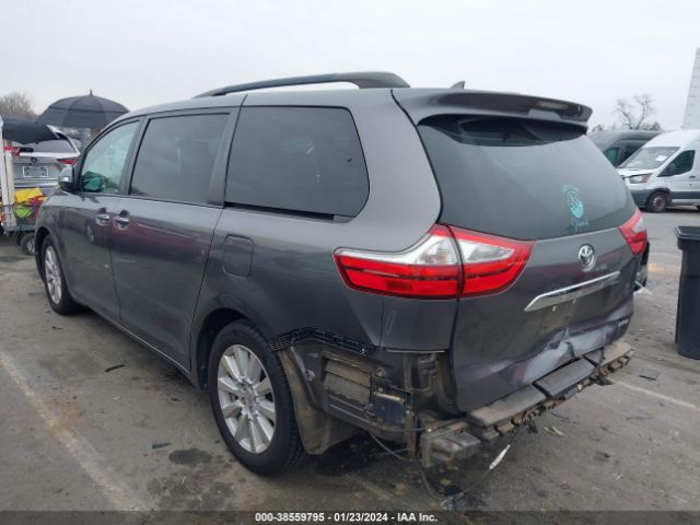 Photo 2 VIN: 5TDYZ3DC6HS848231 - TOYOTA SIENNA 