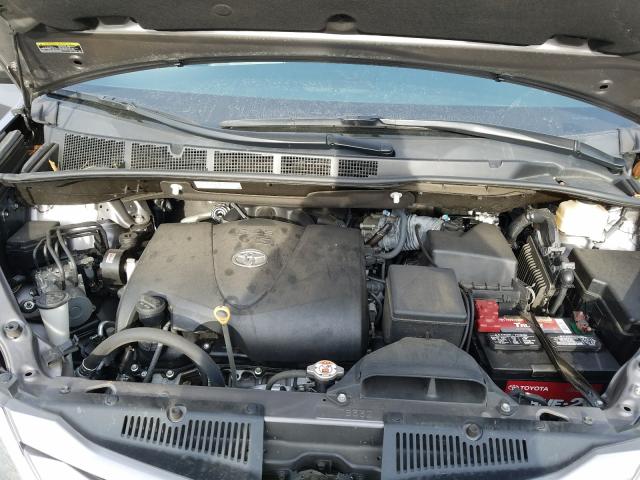 Photo 6 VIN: 5TDYZ3DC6HS854594 - TOYOTA SIENNA XLE 