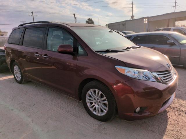 Photo 3 VIN: 5TDYZ3DC6HS859410 - TOYOTA SIENNA XLE 