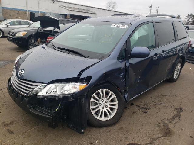 Photo 0 VIN: 5TDYZ3DC6HS859813 - TOYOTA SIENNA XLE 