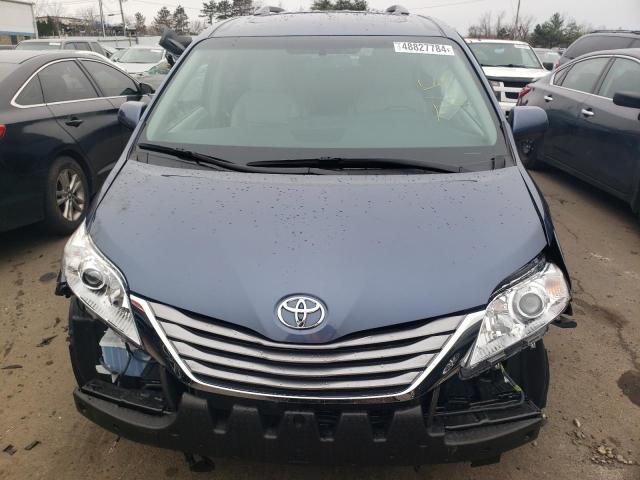 Photo 4 VIN: 5TDYZ3DC6HS859813 - TOYOTA SIENNA XLE 