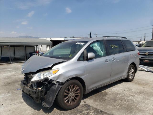 Photo 1 VIN: 5TDYZ3DC6HS872075 - TOYOTA SIENNA XLE 