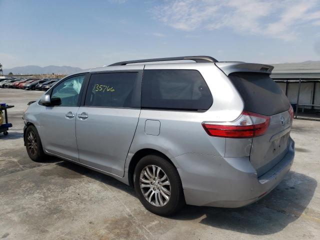 Photo 2 VIN: 5TDYZ3DC6HS872075 - TOYOTA SIENNA XLE 