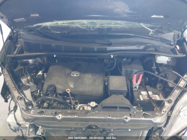 Photo 9 VIN: 5TDYZ3DC6HS890527 - TOYOTA SIENNA 