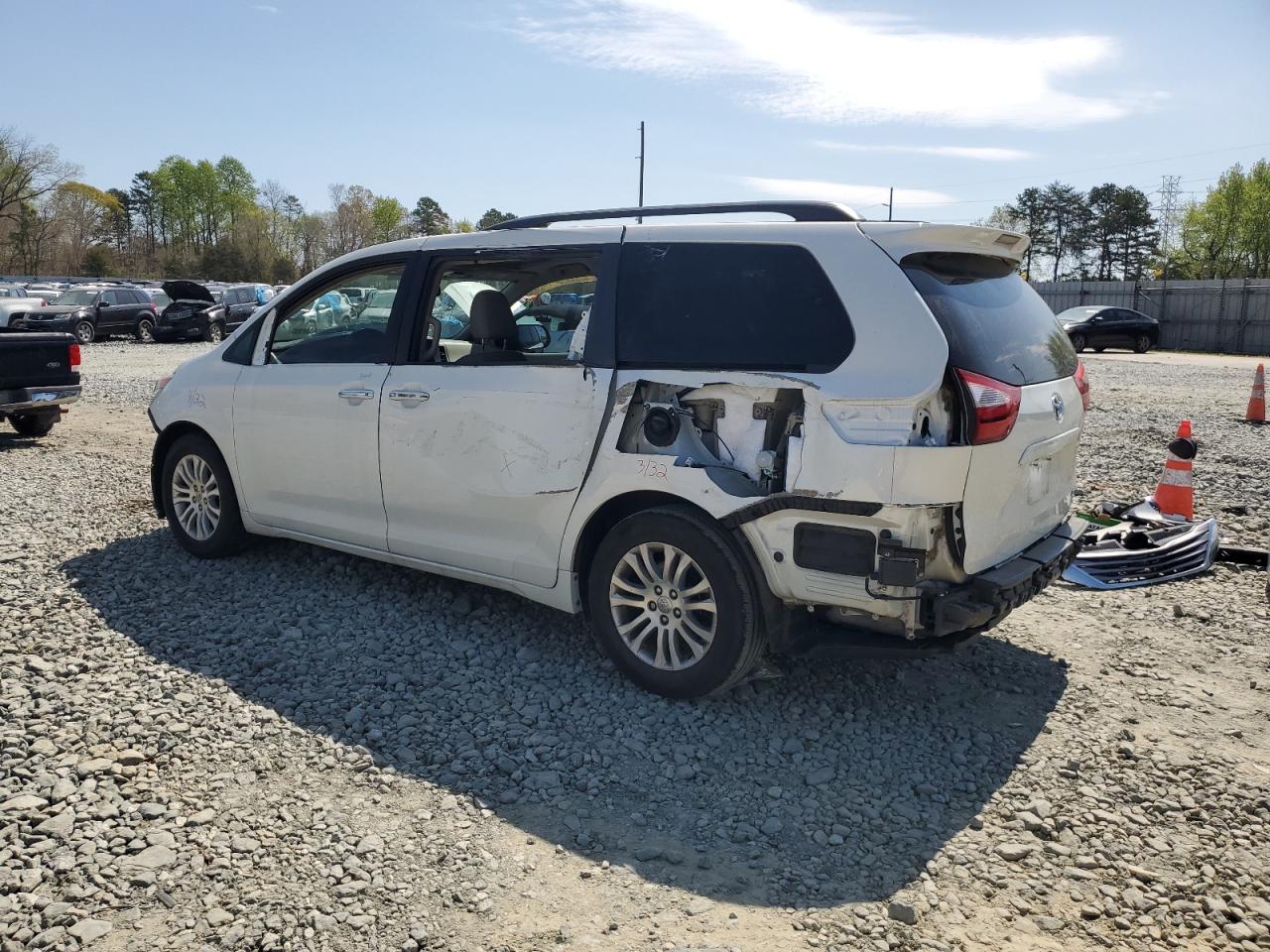 Photo 1 VIN: 5TDYZ3DC6HS892648 - TOYOTA SIENNA 