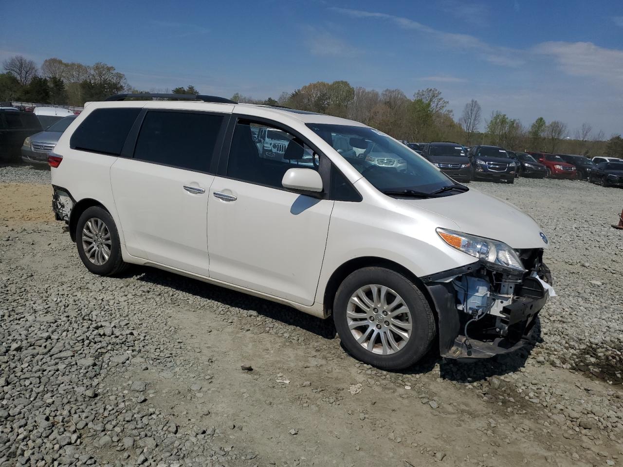 Photo 3 VIN: 5TDYZ3DC6HS892648 - TOYOTA SIENNA 