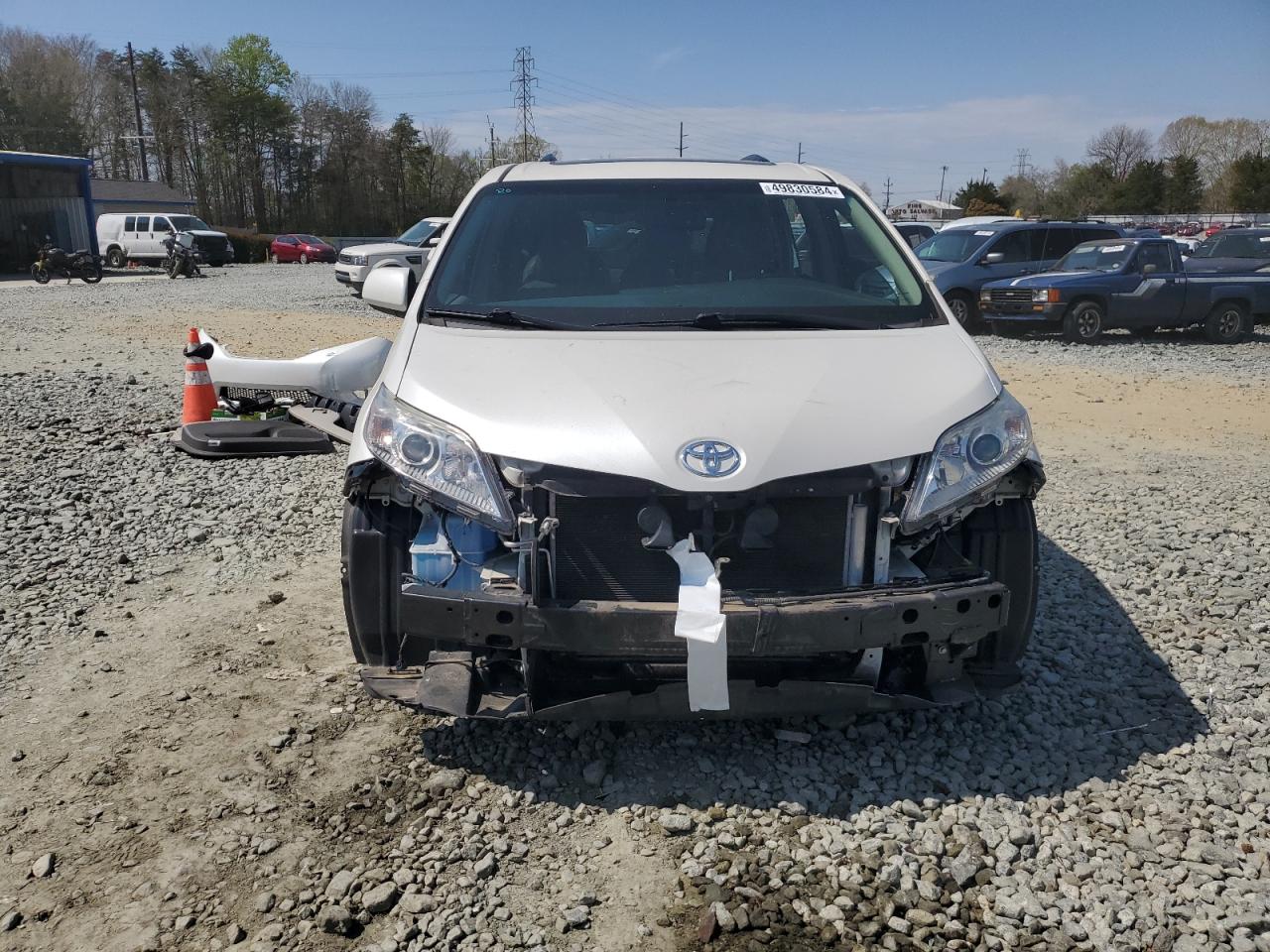 Photo 4 VIN: 5TDYZ3DC6HS892648 - TOYOTA SIENNA 